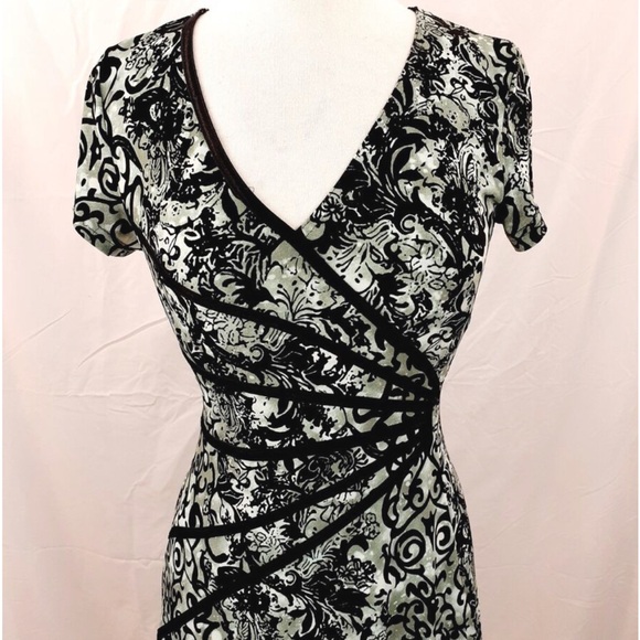 Connected Apparel beautiful dress with web design plus size 16 - Picture 4 of 9